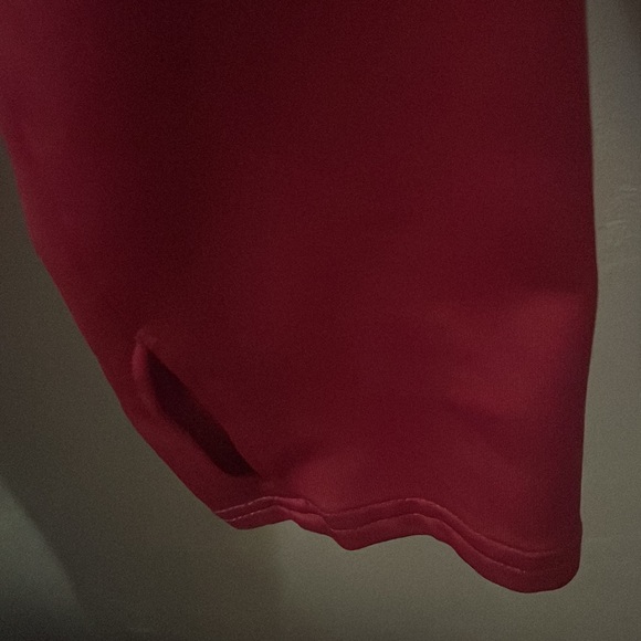 Pink sweater with pockets and thumb holes on sleeves - Picture 4 of 7